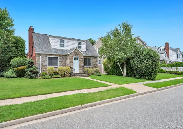 2nd image of 52 Yorktown St, Hempstead, NY 11570 | MLS# 1022219