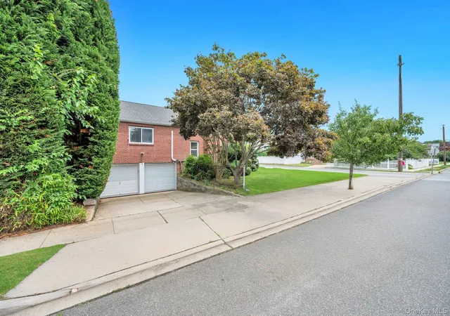 Photo 3 of Sale Pending at 52 Yorktown St, Hempstead, NY 11570 | MLS# 1022219 | Listing updated on 2026-07-31
