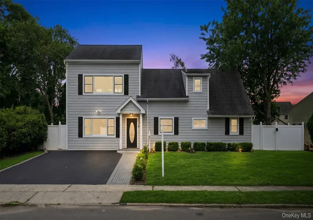 Photo 1 of Single family home for sale at 6 Regal Ln, Hempstead, NY 11756 | MLS# 1022224 | Listing updated on 2026-08-30
