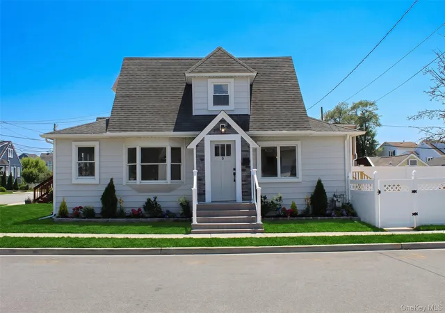 Homes for sale in Hempstead, NY | 9 Franklin St, Hempstead, NY 11518 | MLS# 1022225