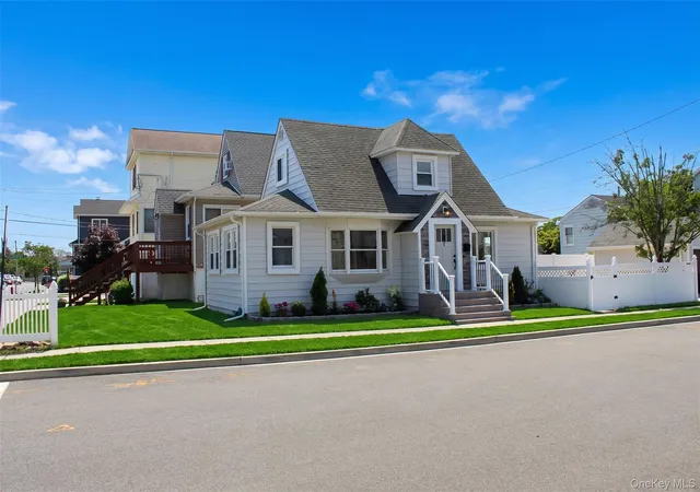 Homes for sale in Hempstead, NY | 9 Franklin St, Hempstead, NY 11518 | MLS# 1022225