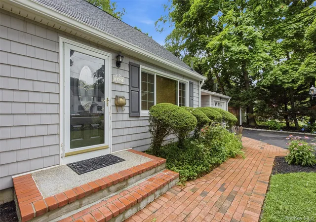 2nd image of 142 7th St, Smithtown, NY 11780 | MLS# 1022240