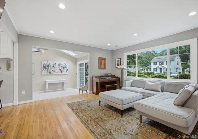 3rd image of 142 7Th St, Smithtown, NY 11780 | MLS# 1022240