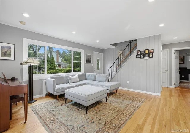4th image of 142 7Th St, Smithtown, NY 11780 | MLS# 1022240