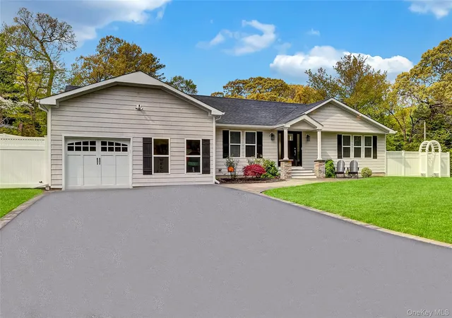Photo 2 of Sale Pending at 4 Saint Marks Pl, Brookhaven, NY 11790 | MLS# 1022245 | Listing updated on 2026-08-03