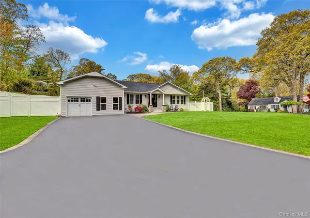 Photo 3 of Sale Pending at 4 Saint Marks Pl, Brookhaven, NY 11790 | MLS# 1022245 | Listing updated on 2026-08-03