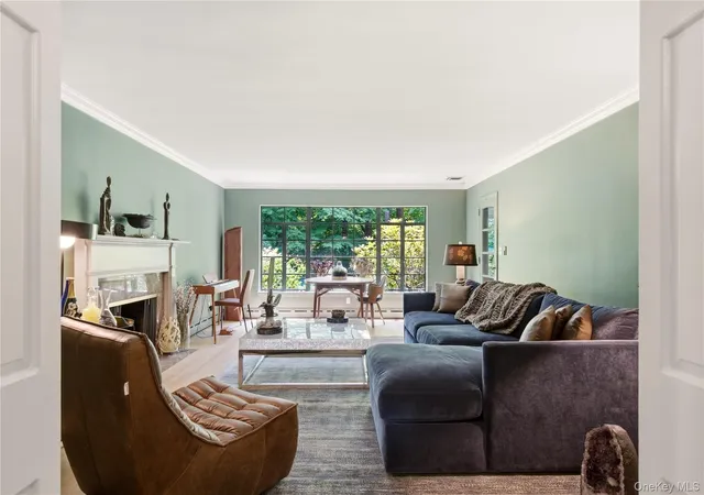 3rd image of 790 Bryant Ave, Roslyn, NY 11576 | MLS# 1022251