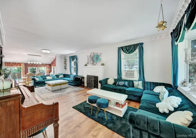 5th image of 38 E Lyons St, Huntington, NY 11747 | MLS# 1022258