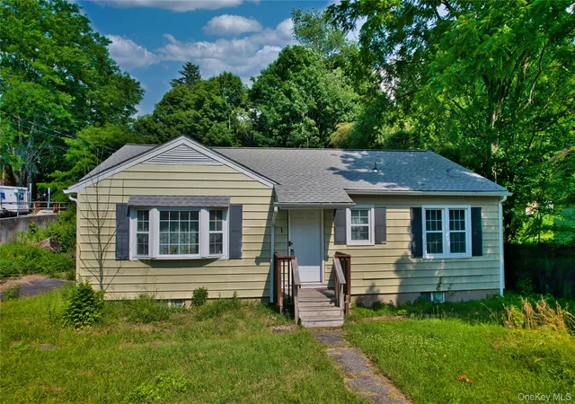 Homes for sale in Mount Hope, NY | 1 Orchard St, Mount Hope, NY 10963 | MLS# 1022263