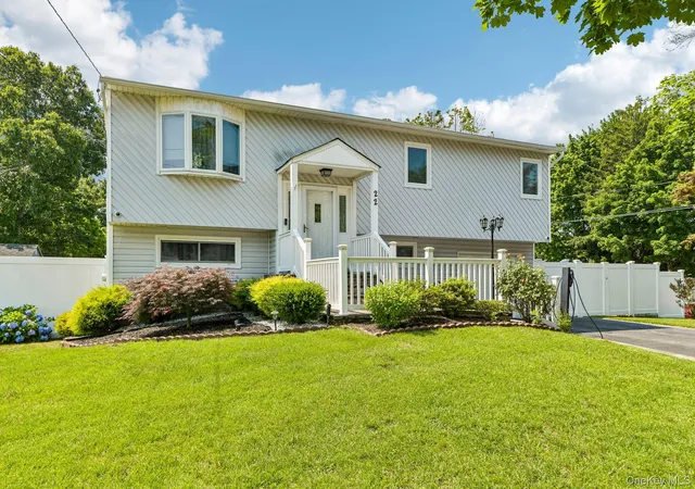 3rd image of 22 Liberty Ave, Selden, NY 11784 | MLS# 1022274
