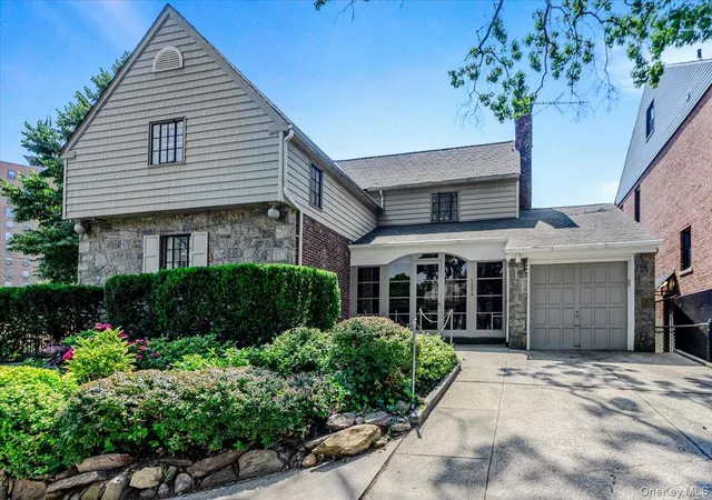 Photo 2 of Single family home for sale at 1264 Rhinelander Ave, New York, NY 10461 | MLS# 1022280 | Listing updated on 2026-08-23