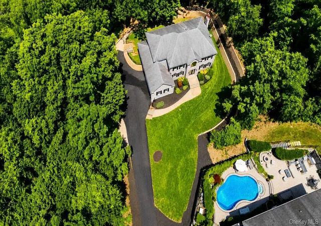 Photo 4 of Single family home for sale at 41 Cove Rd, Huntington, NY 11743 | MLS# 1022285 | Listing updated on 2026-10-04