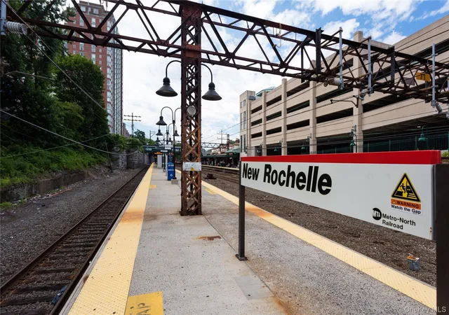 Homes for sale in New Rochelle, NY | 175 Huguenot Street, New Rochelle, NY 10801 | Houzeo