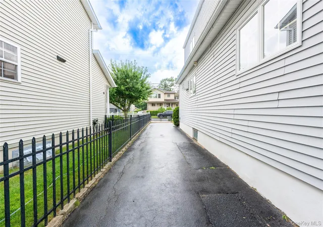 Homes for sale in North Hempstead, NY | 54 Edgewood Rd, North Hempstead, NY 11050 | MLS# 1022294