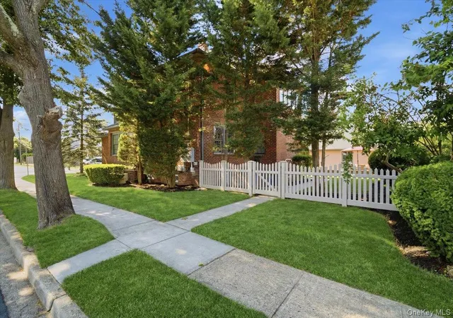 Listing Photo 2 - Condo for sale in building located at 2063 Walnut St, Hempstead, NY 11510 - Unit #