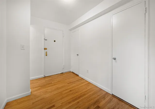 Homes for sale in North Hempstead, NY | 444 Middle Neck Rd #1R, North Hempstead, NY 11023 | MLS# 1022317