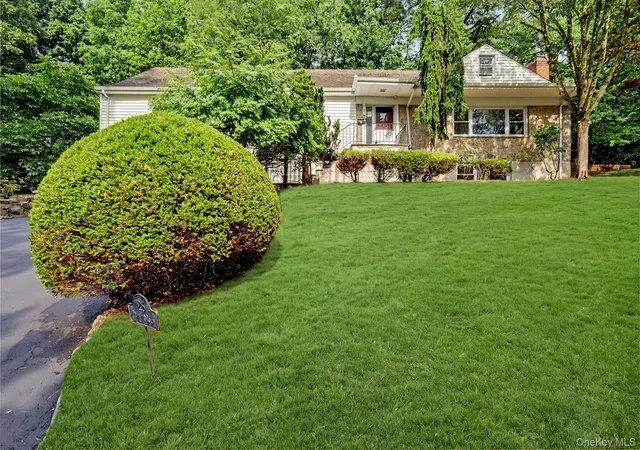 Homes for sale in Greenburgh, NY | 26 Midvale Rd, Greenburgh, NY 10530 | MLS# 1022322