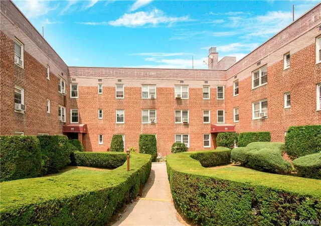 Homes for sale in New Rochelle, NY | 10 Davenport Ave #1N, New Rochelle, NY 10801 | MLS# 1022344