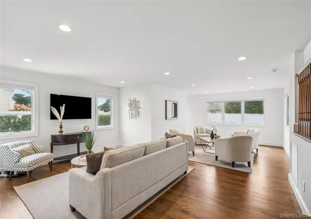 Photo 3 of Single family home for sale at (Undisclosed), Oyster Bay, NY 11804 | MLS# 1022367 | Listing updated on 2026-09-03