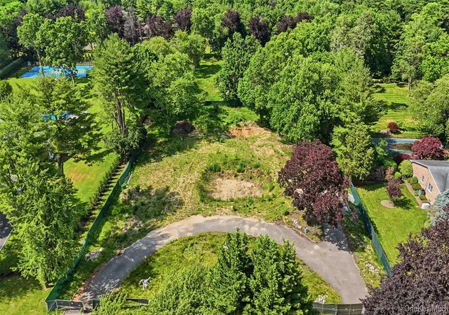 1st image of 9 Terrace Ct, North Hempstead, NY 11568 | MLS# 1022390