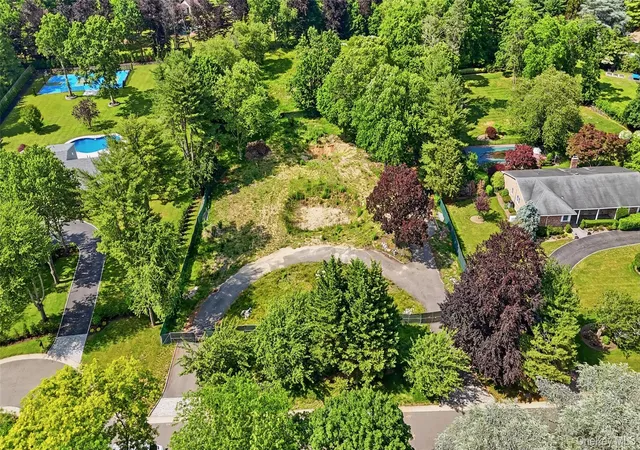 Photo 4 of Land for sale at 9 Terrace Ct, North Hempstead, NY 11568 | MLS# 1022390 | Listing updated on 2026-07-20