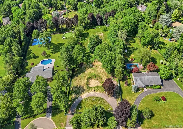 8th image of 9 Terrace Ct, North Hempstead, NY 11568 | MLS# 1022390