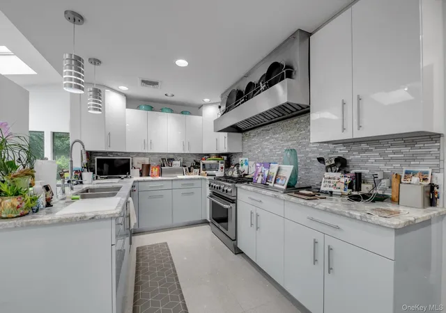 Photo 4 of Single family home for sale at 57 Parkway Dr, North Hempstead, NY 11577 | MLS# 1022394 | Listing updated on 2026-09-08
