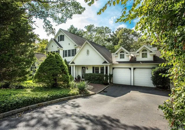 Homes for sale in Huntington, NY | 39 Hunting Hill Dr, Huntington, NY 11746 | MLS# 1022396