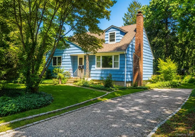 3rd image of 38 Maple Ave, Oyster Bay, NY 11560 | MLS# 1022400