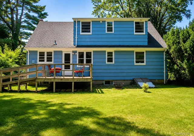 5th image of 38 Maple Ave, Oyster Bay, NY 11560 | MLS# 1022400