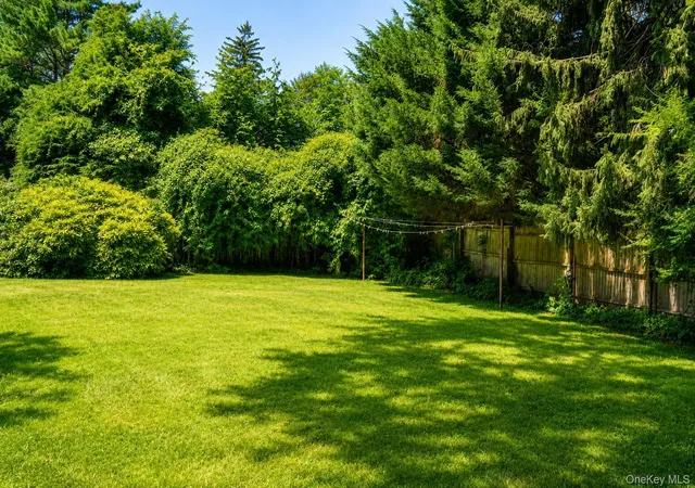 6th image of 38 Maple Ave, Oyster Bay, NY 11560 | MLS# 1022400