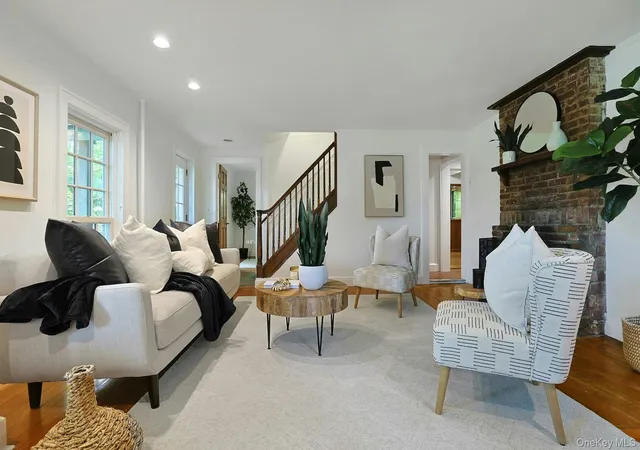 Photo 3 of Sale Pending at 10 Broadway, Greenburgh, NY 10522 | MLS# 1022407 | Listing updated on 2026-08-31