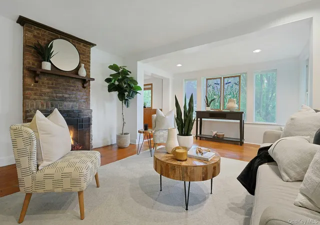 Photo 4 of Sale Pending at 10 Broadway, Greenburgh, NY 10522 | MLS# 1022407 | Listing updated on 2026-08-31