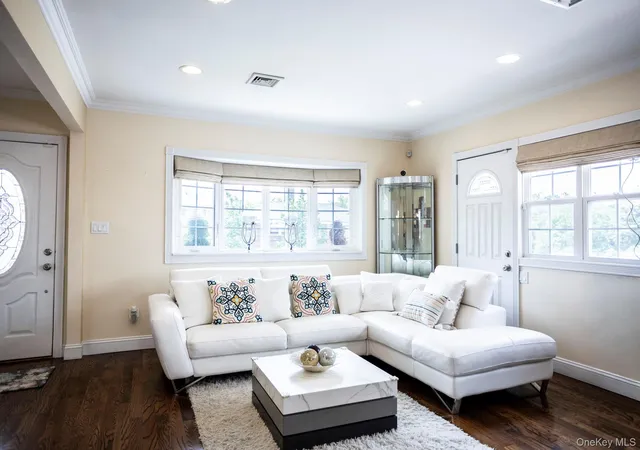 Photo 3 of Single family home for sale at 198 31 Pompeii Ave, Hollis, NY 11423 | MLS# 1022434 | Listing updated on 2026-09-27