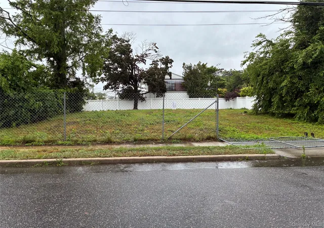 3rd image of 3554 Milburn Ave, Baldwin, NY 11510 | MLS# 1022438