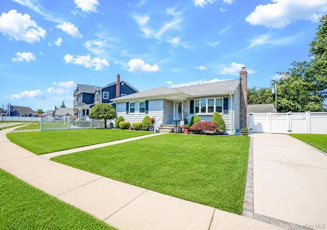 Homes for sale in Oyster Bay, NY | 200 Whelan Pl, Oyster Bay, NY 11783 | MLS# 1022444