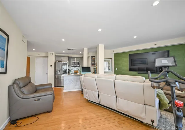Listing Photo 4 - Condo for sale in building located at 81-14 Queens Blvd, New York, NY 11373 - Unit #PH6C