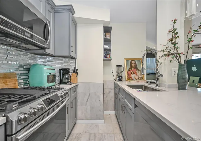 Listing Photo 5 - Condo for sale in building located at 81-14 Queens Blvd, New York, NY 11373 - Unit #PH6C
