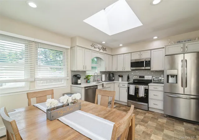 4th image of 12 Oak St, Brookhaven, NY 11720 | MLS# 1022476