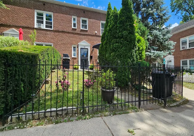 Homes for sale in Yonkers, NY | 133 Hilltop Acres #133, Yonkers, NY 10704 | MLS# 1022498