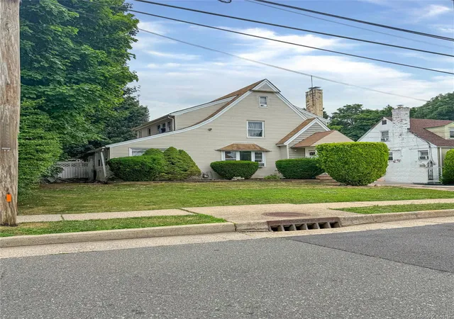 Photo 2 of Sale Pending at 117 Warner Ave, Hempstead, NY 11550 | MLS# 1022505 | Listing updated on 2026-09-03