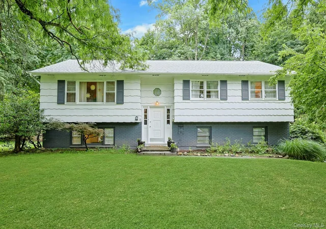 Homes for sale in Ramapo, NY | 1 Long Meadow Dr, Ramapo, NY 10952 | MLS# 1022517