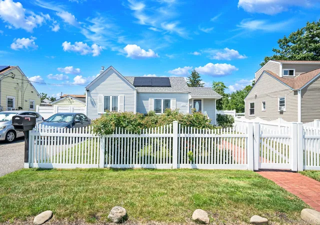 26th image of 135 Clayton St, Central Islip, NY 11722 | MLS# 1022521