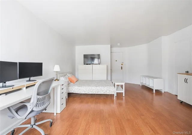 2nd image of 67 25 Clyde St #6P, Forest Hills, NY 11375 | MLS# 1022529