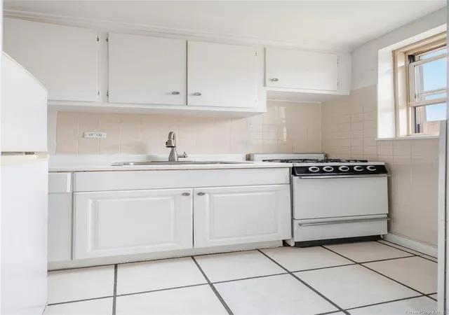 5th image of 67-25 Clyde St #6P, Forest Hills, NY 11375 | MLS# 1022529