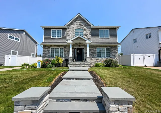 Photo 3 of Sale Pending at 816 Gehrig Ave, Franklin Square, NY 11010 | MLS# 1022532 | Listing updated on 2026-07-13