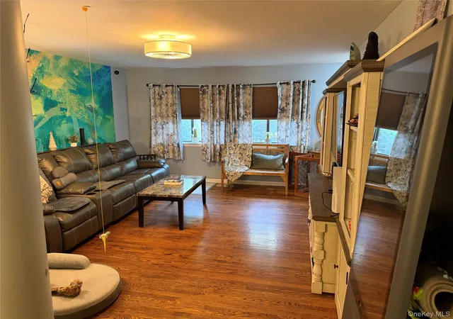 3rd image of 268 Maplewood Dr, Lewisboro, NY 10590 | MLS# 1022536