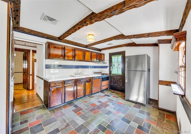 3rd image of 3 Victor Ave, Selden, NY 11784 | MLS# 1022538