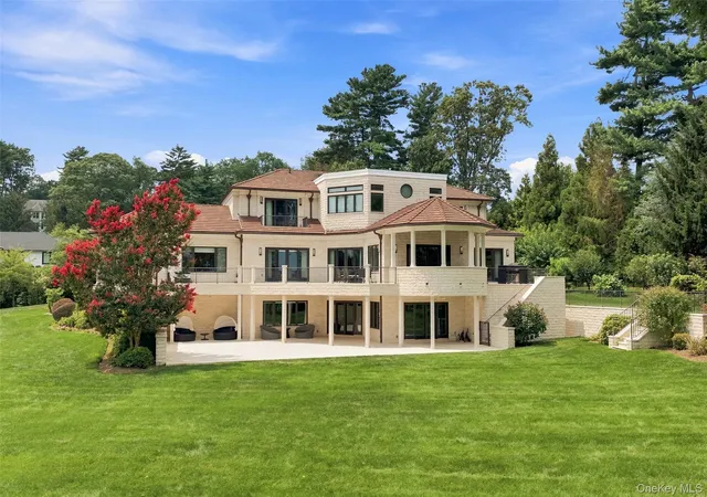 Photo 2 of Single family home for sale at 900 W Shore Rd, Oyster Bay, NY 11765 | MLS# 1022544 | Listing updated on 2026-09-03