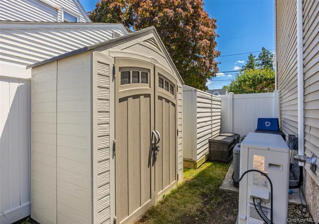42nd image of 1801 Gerald Ave, Hempstead, NY 11554 | MLS# 1022551
